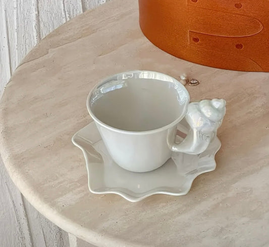 Haze Conch Cup and Saucer Pearl White