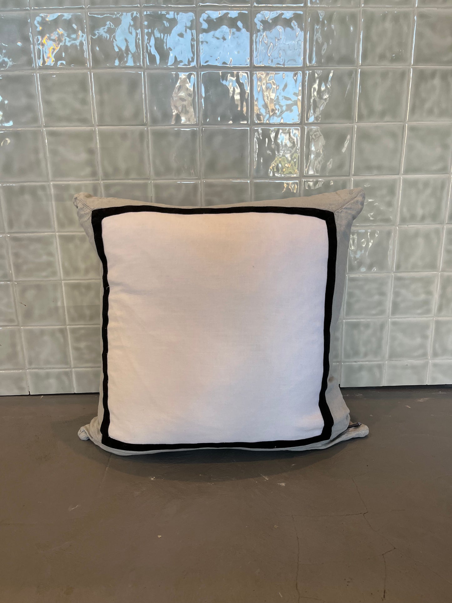 Haze Square Grey/Blk/Wht Cushion